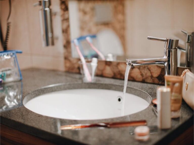 How Do I Identify Problems with My Plumbing System?